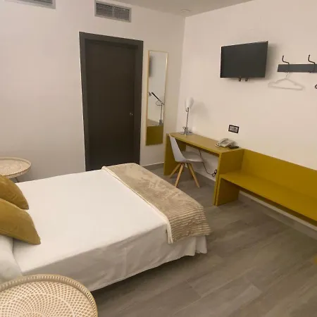 Lusitania, Centro Ciudad, Parking Privado ホテル 2*