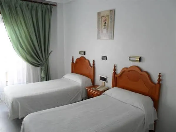 Lusitania, Centro Ciudad, Parking Privado ホテル 2*